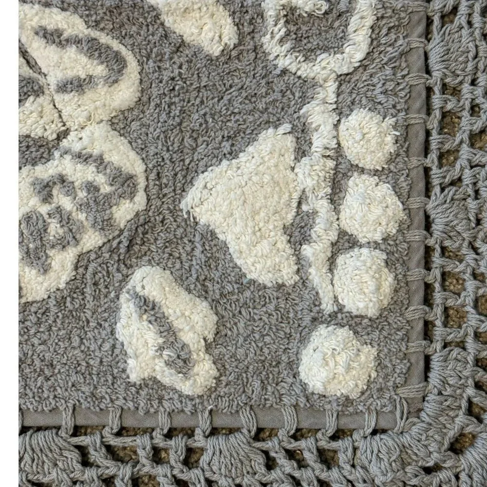 NWT Pioneer Woman Mazie Two-Color Floral Crochet Soft Silver Bath Rug 20